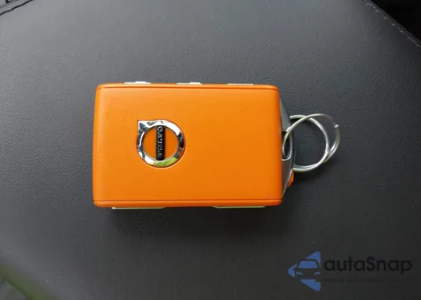 2024 Volvo Xc60 B5 Plus Dark Theme from USA, damaged, VIN YV4L12RL1R1903975